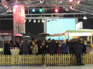 Die Beverunger Eisbahn kocht. Kein Wunder: Gleich gelingt Team Dalhausen eine der größten Sensationen des Sportjahres 2015.