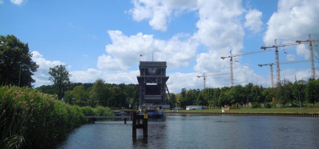 was ist der schönste platz im all, herr dembowski? was ist der schönste platz im all, herr dembowski?
